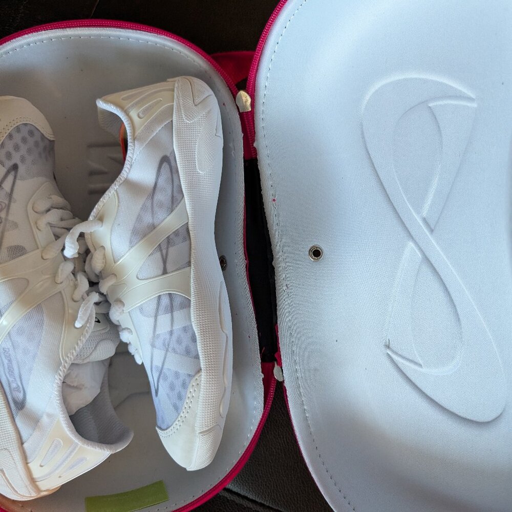 NFINITY ATHLETIC SHOES